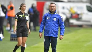 Florentin Petre le dă speranțe fanilor lui Dinamo: „Simt asta!”. Legenda „câinilor” nu crede că retrogradarea e un pas înapoi: „Era nevoie de un duș rece!” | VIDEO EXCLUSIV ProSport Live