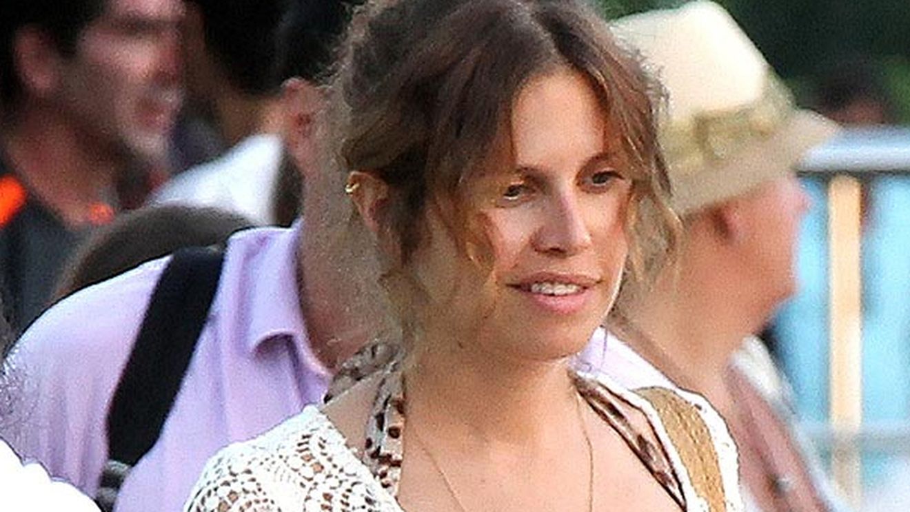 De senzație: Roman Abramovich va fi tată pentru a 7-a oară. Dasha Zhukova, surprinsă cu "burtica la vedere"