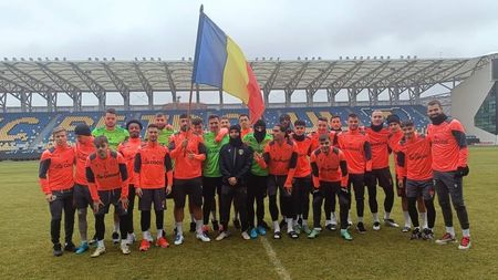 Câți bani încasează fotbaliștii Petrolului pentru egalul cu Rapid. Surpriza anunțată de conducerea clubului în vestiarul echipei. EXCLUSIV