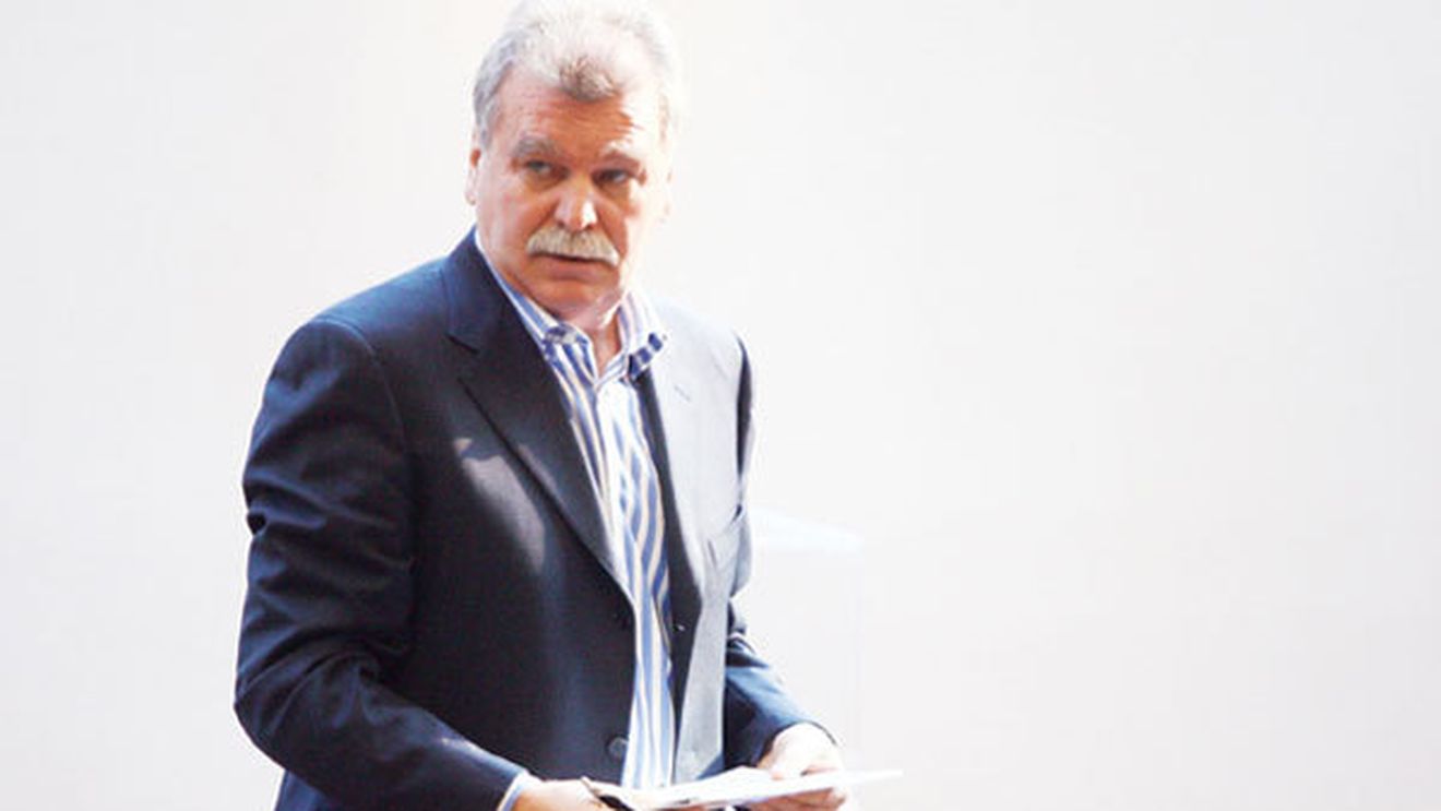 Dinu "Vamă" a găsit înlocuitorul pentru Roman!** Are 22 de ani și a fost unul dintre cei mai buni jucători în acest tur!