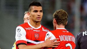 Așa a ajuns FCSB aproape să pună mâna pe un fundaș "cu nume". Detaliul marcant din cariera lui Lindsay Rose, ultima țintă a lui Becali