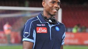 Îl mai știți pe Mitică Cardoso? Fostul atacant de la Napoli, la un pas de revenirea în Liga 1. Cu cine negociază