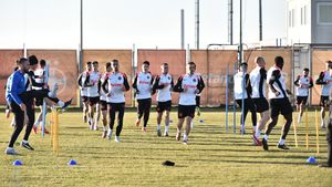 FCSB, lovită de ghinion la primul antrenament cu Mirel Rădoi! Fotbalistul adus din Liga Campionilor e OUT: „Trebuie să stea imobilizat”