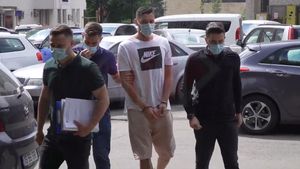 Probleme cu legea pentru un fost jucător al Politehnicii Iași. Fotbalistul legitimat la o nou-promovată în Liga 2, reținut 24 de ore și acuzat de distrugere și lipsire de libertate după un conflict cu fosta iubită