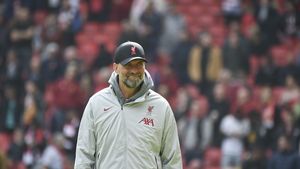 Liverpool a epuizat toate variantele pentru transferul urgent al unui fundaș central de clasă!