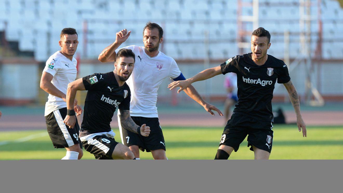 Curățenia de toamnă | O echipă din Liga 1 ia măsuri disperate după ultimele rezultate: 9 jucători au fost dați afară!