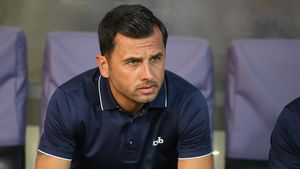 Dică, supărat pe echipă după 1-0 cu ACS Poli și cere "mai mult!": "Suntem Steaua!" Ce l-a nemulțumit și mesajul pentru fani înainte de Plzen