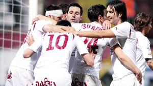 S-au dat pe "mute"! Lucescu jr. își adoarme adversarele: "N-avem nicio șansă la titlu!" Rapid este însă principala favorită