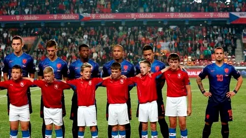 Imaginea serii în Europa vine din Cehia. Reacția lui Sneijder după ce a fost pus să iasă pe teren cu un copil prea înalt