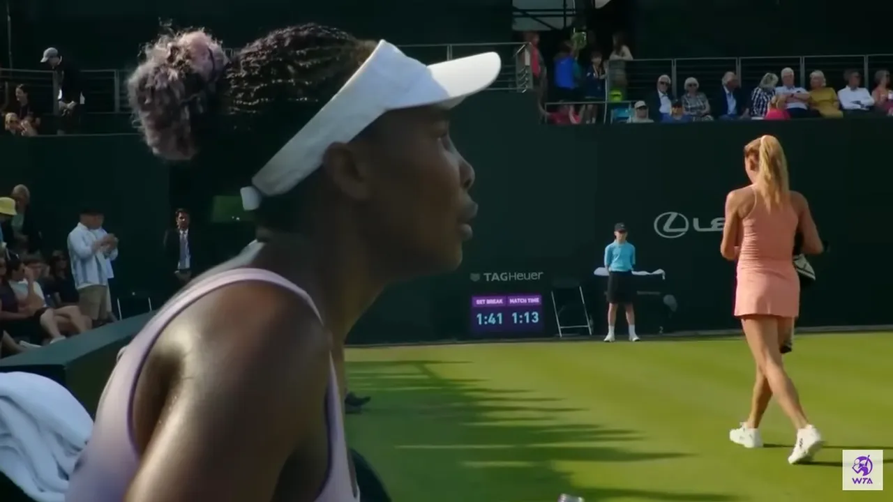 Camila Giorgi, gest urât la adresa lui Venus Williams în timpul meciului de la Birmingham! Cum a putut reacționa italianca după ce americanca a alunecat și a căzut | VIDEO