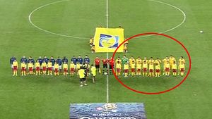 Săpunaru s-a rupt, Piți a trimis pe teren doar 10 jucători!** Luchin, băgat în echipă înainte de imn!