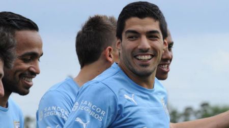 FOTO | Cadou special de Crăciun din partea lui Suarez: 500 de saci de alimente pentru copiii din Montevideo