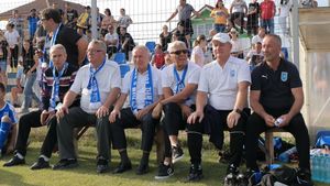 Legendele Craiovei Maxima întâlnesc „echipa Parlamentului”, într-un meci omagial pentru Jean Niţulescu, la Caracal. Lucian Bute, printre invitaţi