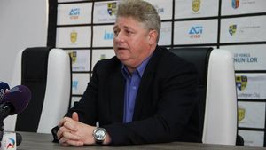 Fanii lui "U" au câștigat "războiul", Mărginean pleacă: "Am spus stop pentru că am fost contestat"
