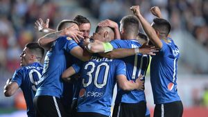 EXCLUSIV | Viitorul transferă din nou în Europa. Două cluburi se bat pe titularul lui Gică Hagi. Stop joc pentru FCSB: fotbalistul se afla pe lista lui Becali