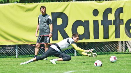 Tătărușanu: "Ar fi frustrant să nu jucăm în Ligă!"