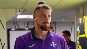 Ce notă i-au dat italienii transferului lui Radu Drăgușin la Fiorentina: „Prin personalitate și prezență!”