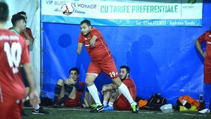 Pasiunea pentru fotbal nu are limite! Imaginea zilei vine dintr-o competiție de amatori, Victory Cup. "Florin nu a mai ezitat. A luat balonul..."