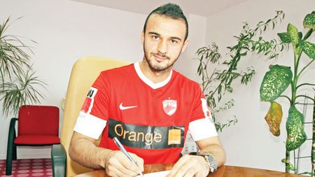 Dinamo a reușit să bifeze al doilea transfer al iernii!** Tudose a semnat cu "câinii"