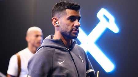 Real Madrid îi face loc lui Radu Drăguşin. Xabi Alonso a cerut transferul fundaşului Cristian Romero, rivalul românului la Tottenham