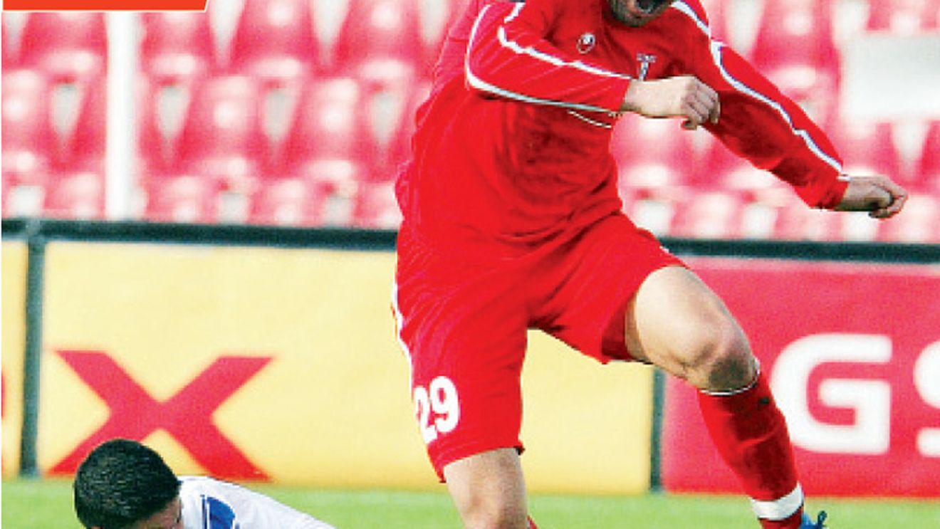 INCREDIBIL! Pașcovic a bătut un suporter arădean!