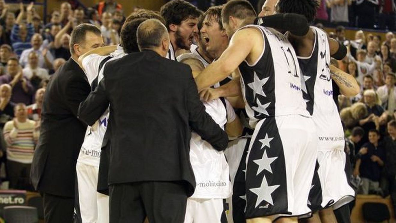 CSU Ploiești-U Mobitelco Cluj**, scor 79-89, în primul meci al finalei Diviziei A