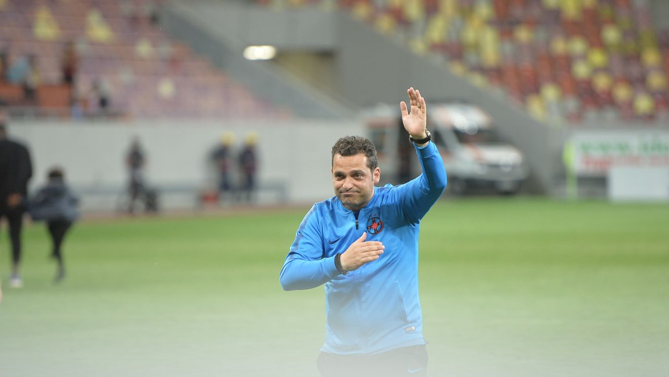 Ce nu s-a văzut la TV! FOTO | Gestul făcut de Mihai Teja, după finalul partidei FCSB - CFR Cluj