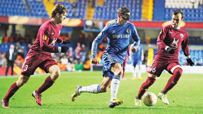 "Talismanul" primit de la Steaua a dus la explozia lui Torres! **Vârful spaniol nu glumește: chiar e convins că joacă atât de bine datorită "costumației de Zorro"