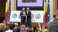 BNR a scos două monede aniversare pentru Steaua ’86. Mugur Isărescu, show în fața campionilor europeni: „Ne-au bătut la Drăgășani cu 11-0”