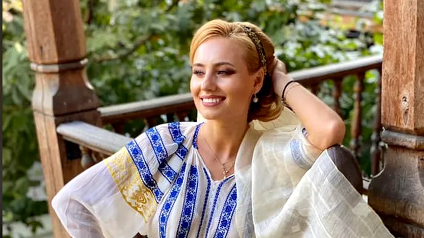 FOTO / Apariție spectaculoasă a cântăreței de muzică populară Emilia Dorobanțu în costum de baie. Fanii au fost în extaz!