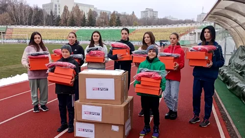 Gala Mari Sportivi 2023. ProSport a donat echipament sportiv în valoare de 10.000 de lei copiiilor de la CSS Vaslui, secția de atletism. VIDEO