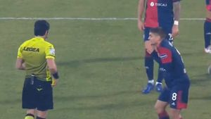 Răzvan Marin, eliminat în eșecul celor de Cagliari, 0-4 cu Udinese! Primul cartonaș roșu primit de român în acest sezon de Serie A