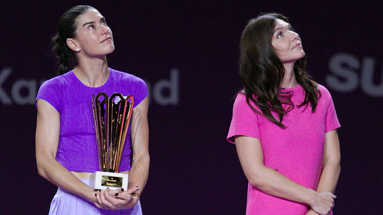 Cu trofeul în mână, Simona Halep i-a spus 6 cuvinte Soranei Cîrstea după „cea mai frumoasă săptămână” din viața ei