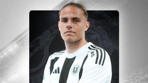 E oficial! Atanas Trică a fost prezentat de U Cluj