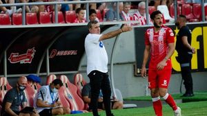 Gică Hagi l-a lăsat acasă pe Tudor Băluță pentru meciul cu UTA!Ce surprize pregătește „Regele”