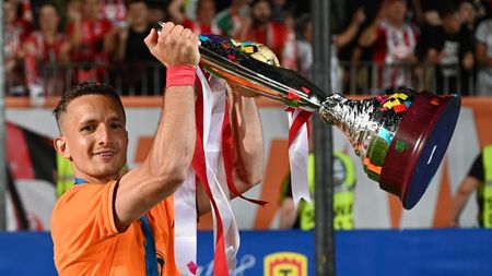 Universitatea Craiova încearcă să dea lovitura pe final de mercato şi să-l transfere pe Marius Ştefănescu de la Sepsi! Ce jucători oferă la schimb Mihai Rotaru pentru a-i „distruge” pe rivalii Gigi Becali și Dan Șucu | EXCLUSIV