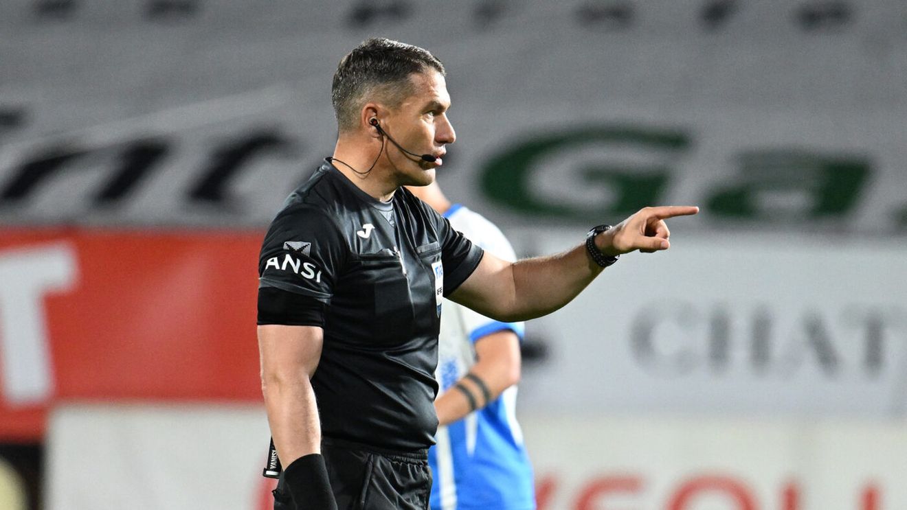 Nebunie în Dinamo - Craiova. Kovacs a dat penalty, VAR a întors decizia: lovitură liberă și cartonaș roșu pentru Badelj!
