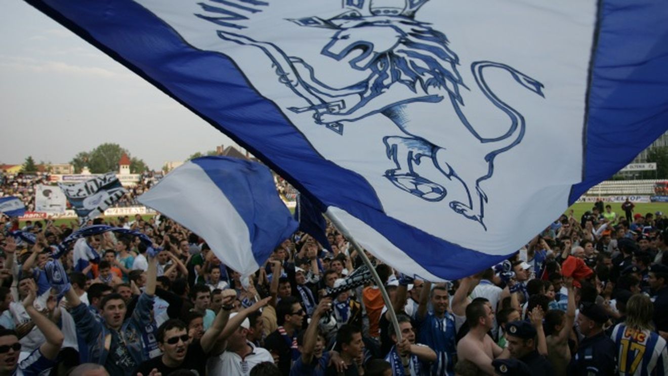 Copiii intră doi pe bilet la Craiova - CFR