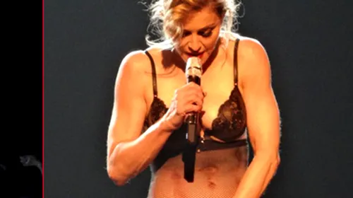 FOTO Madonna, show „erotic” pe Staples Centre! Pentru ce a protestat aproape dezbrăcată cântăreața de 54 de ani