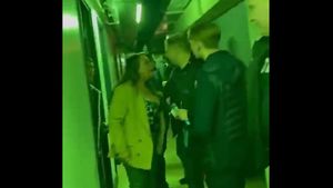 Phil Foden, implicat într-un scandal uriaș! Mama fotbalistului de la Manchester City, agresată de un grup de bărbați! Femeia a fost lovită cu pumnul în față | VIDEO