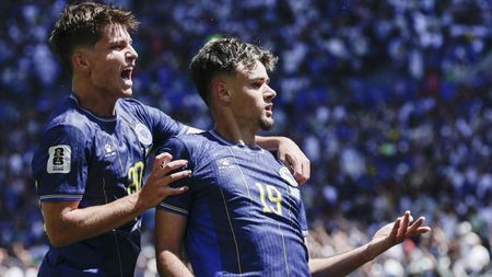 CM 2026 Așa ceva s-a văzut rar! L-a dat pe spate pe Zlatan Ibrahimovic la doar 18 ani: „Se crede șeful tuturor!”