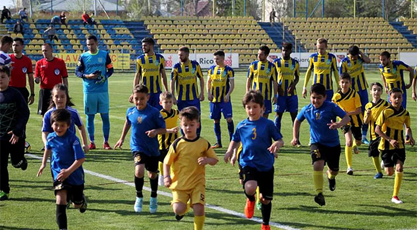 Jucătorii Dunării știu deja ce echipament vor îmbrăca odată cu promovarea în Liga 1.** Noul sponsor tehnic a trimis macheta finală