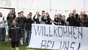 Peste 200 de fani ai Oțelului au asistat la primul antrenament condus de Lienen