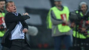 Vlădoiu: "Rednic a fost mult mai inspirat la schimbări decât Dorinel"