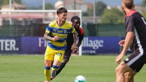 Dennis Man, spre PSV. Câți bani ia Parma pentru transferul românului