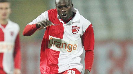 "Ousmane, vrem să rămâi!** Semnează prelungirea contractului!"