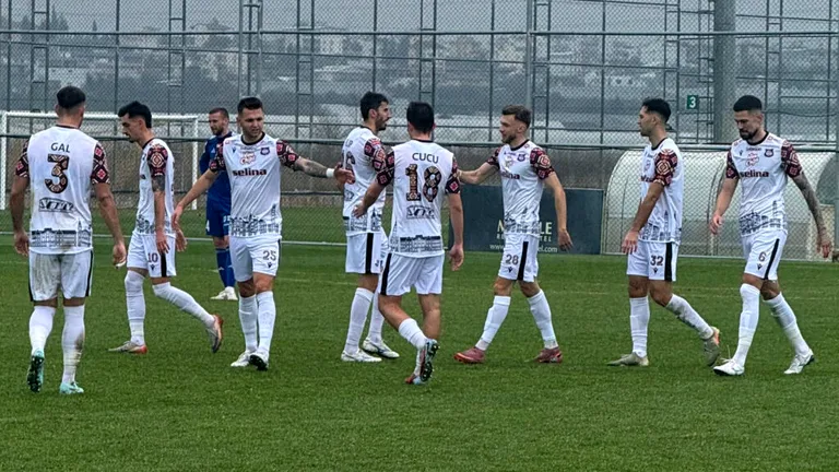 FC Bihor, comunicat fără sens legat de obținerea licenței pentru SuperLiga. Pare că a vrut să nege problemele legate de dosar care i-ar anula eventuala promovare sportivă