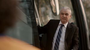 VIDEO | Acum 20 de ani era un tabu: Iordănescu i-a luat pe fani în autocarul naționalei. Superstițiile din trecut ale selecționerului, dezvăluite: "Dacă dădea cu spatele, era belea mare. Meciul era ca și pierdut"