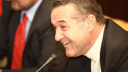 Dacă nici acum, atunci când?** Becali anunță omul-cheie care readuce Steaua înapoi în Ghencea: "Vrea să jucăm acolo cu Rapid"