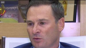 Ionuț Negoiță confirmă interesul fondului de investiții spaniol, dar refuză oferta. „Au venit cu o cretinătate!”. Negocierile cu suporterii lui Dinamo intră în linie dreaptă!